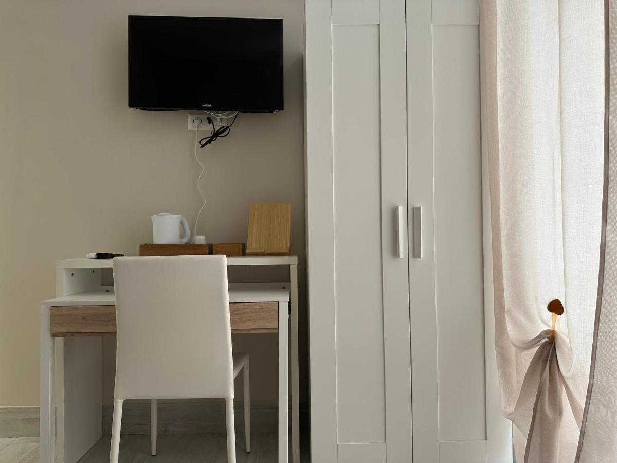 Residenza Esposito Economy Rooms Неаполь Экстерьер фото